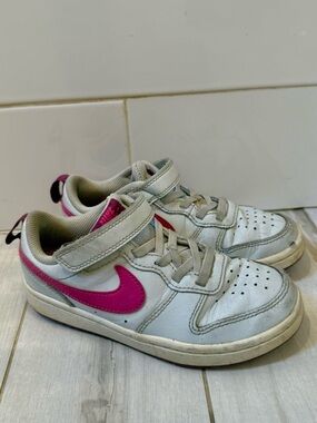 Nike girls sneakers